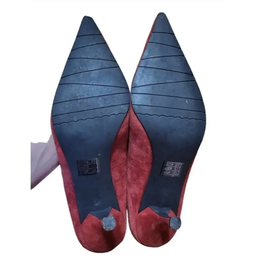 Moda red suede 3 in pointed toe heel, size 9.5